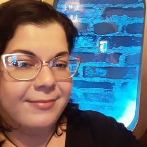 Meet your Posher, Alejandra
